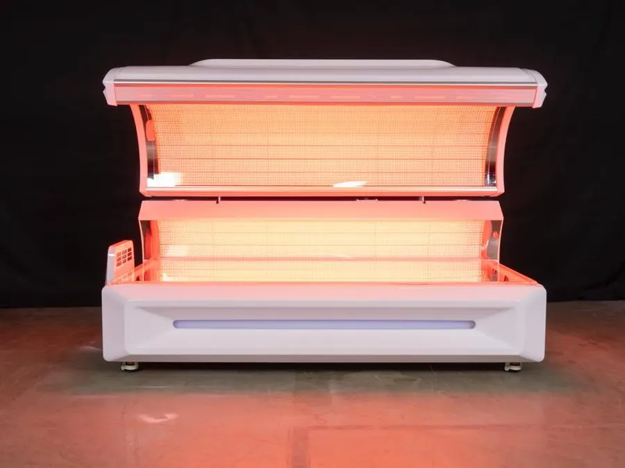M-MB — Both LED canopies on