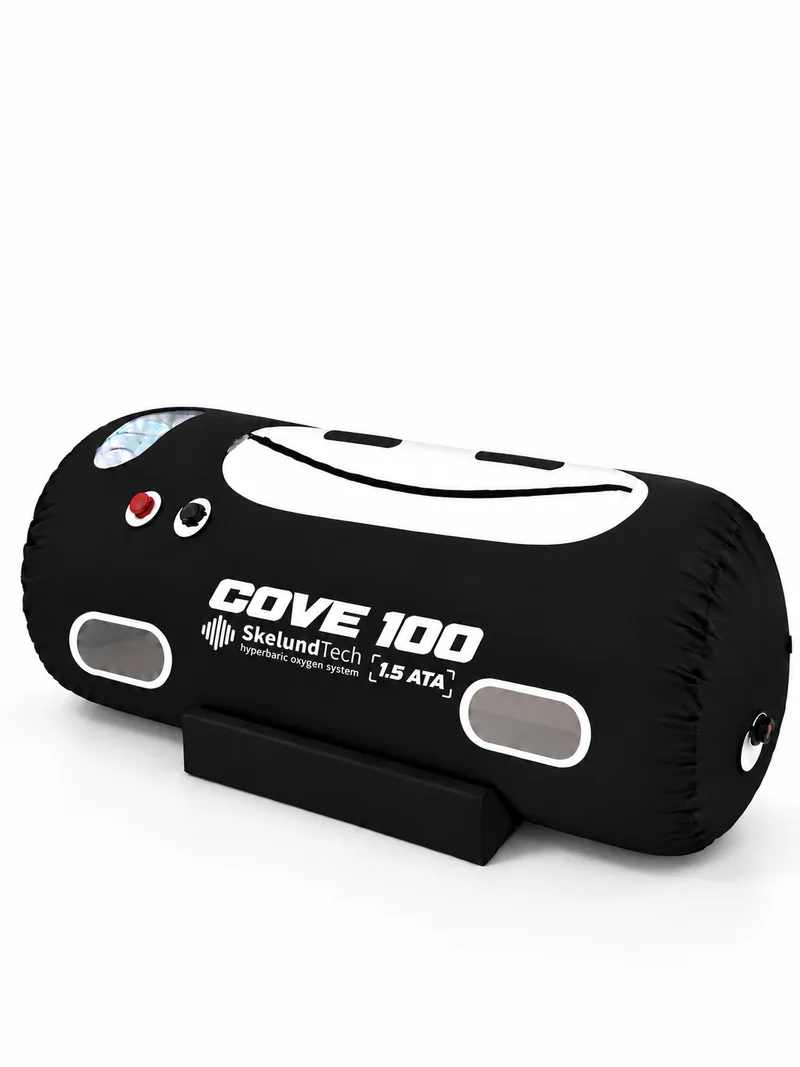 COVE Ø 100, black cover, three-quarter view